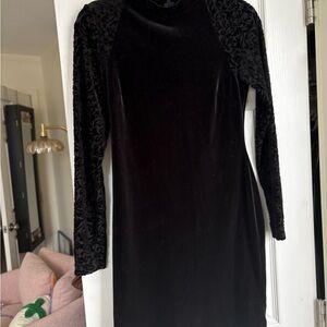Black Velvet Long-Sleeve Floral Sleeve Dress Eur Size 34